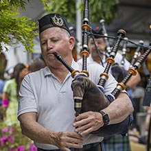 Bagpipe entertainment during Club Magnolia 19 - After Golf Experence.