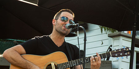 Kelly James rocks the house